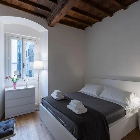 Alighieri's Suite-hosted By Sweetstay Apartment