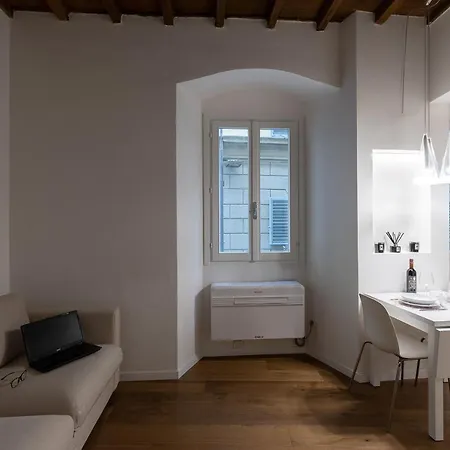 Alighieri's Suite-hosted By Sweetstay Apartment Florence