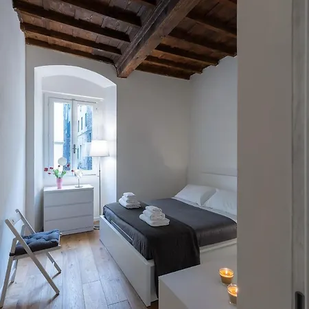Alighieri's Suite-hosted By Sweetstay Apartment Florence